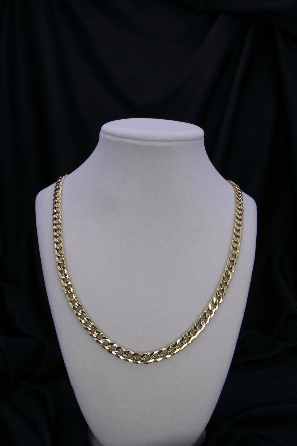 CUBAN LINK NECKLACE