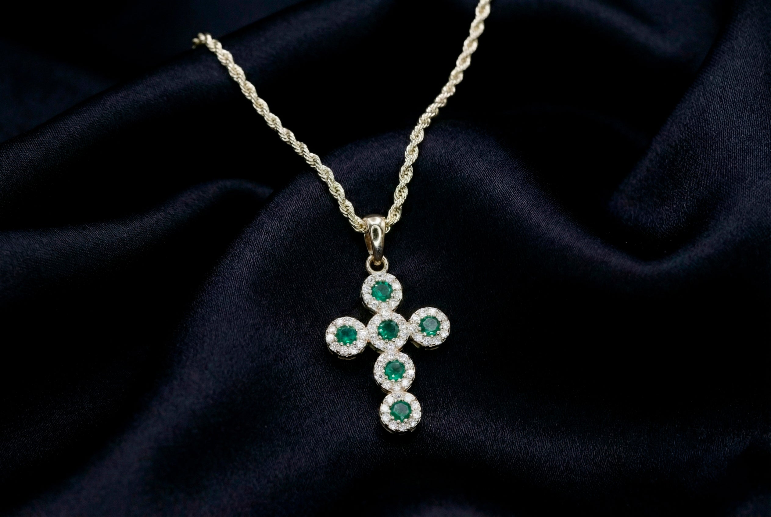 CROSS  E/GREEN AND WHITE CZ