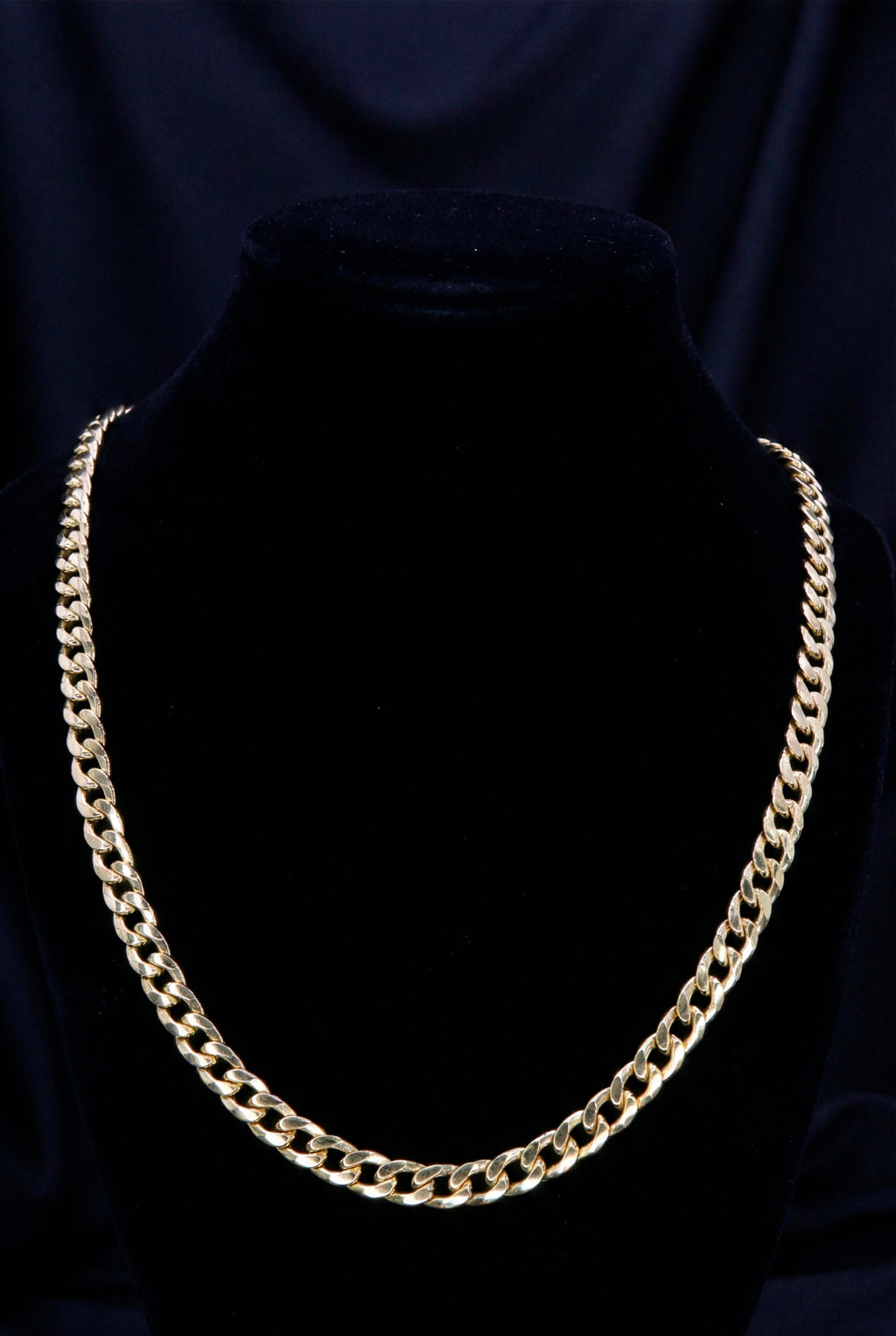 CUBAN LINK NECKLACE