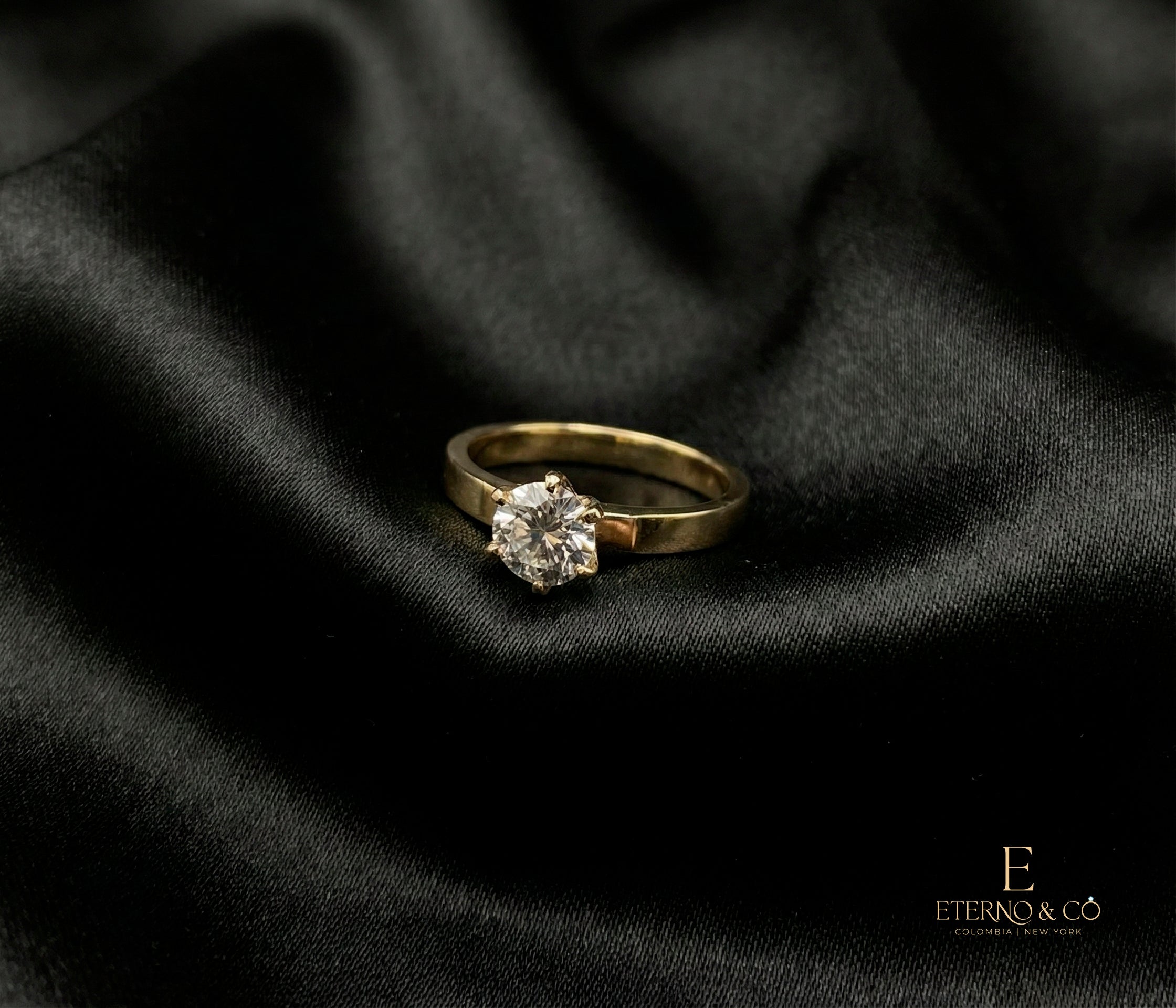 ANILLO DE ORO DIAMANTE