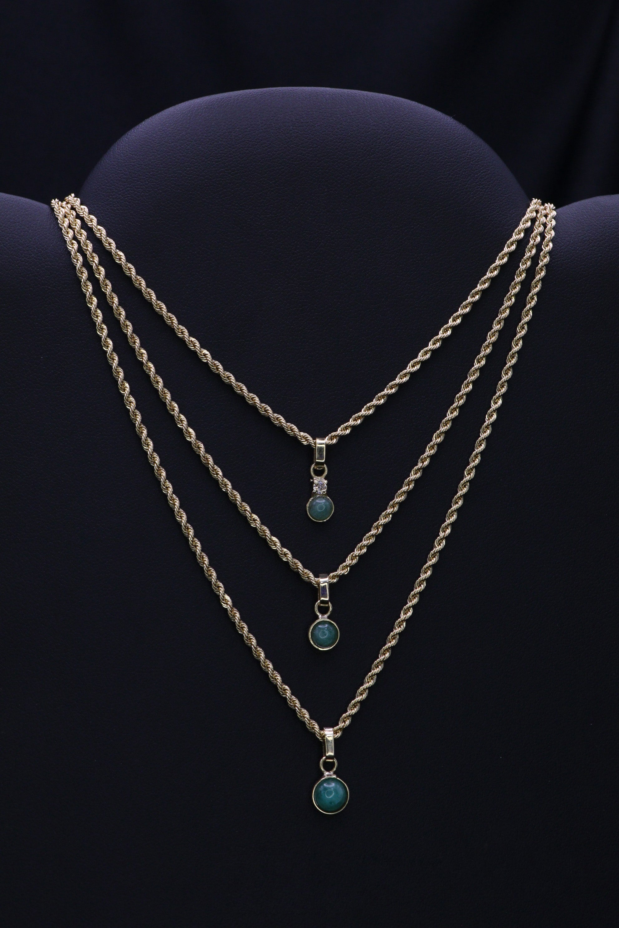 CAUCHON PENDANTS COLLECTION