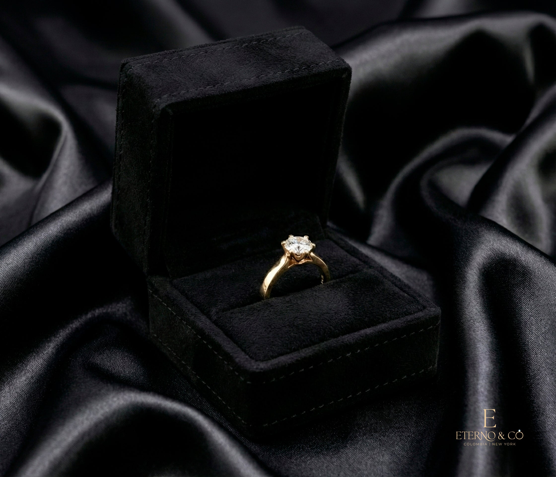 ANILLO DE ORO DIAMANTE