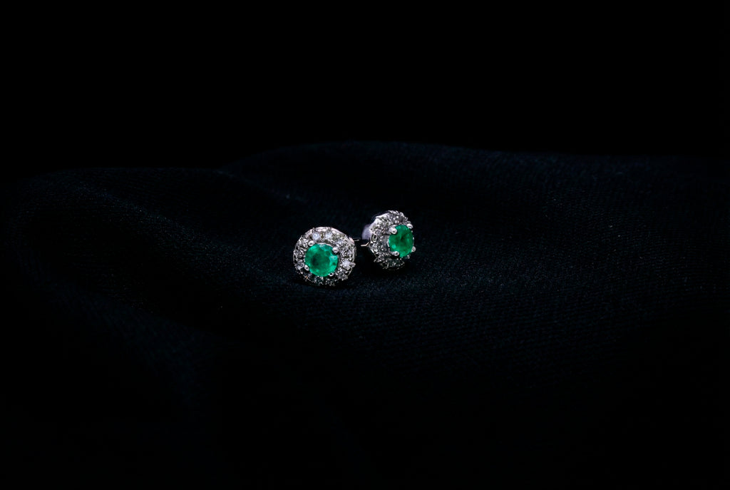 STUDS W_ CENTER EMERALD WITH CZ SIL-43