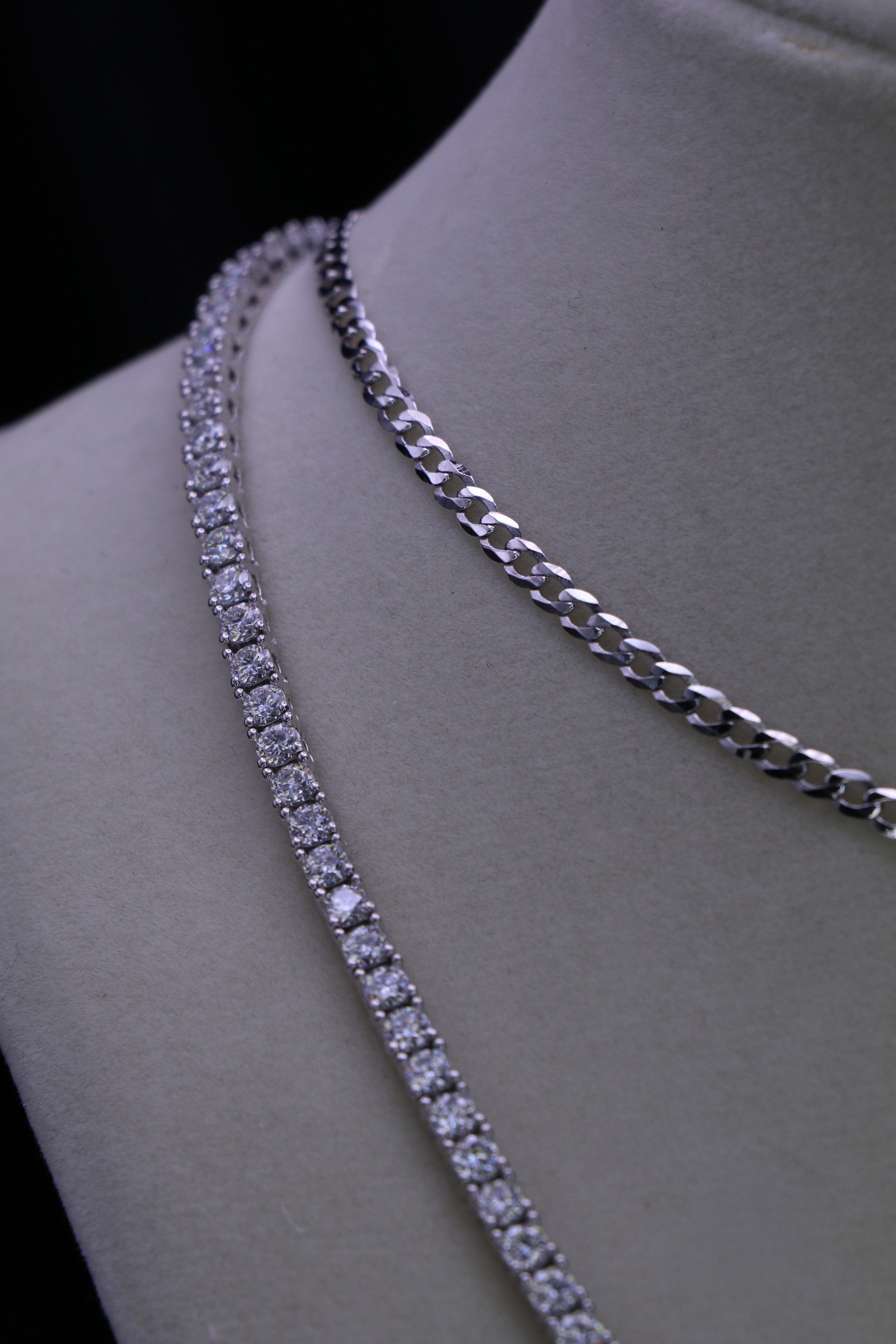 CADENA DE PLATA Y DIAMANTES (PENDIENTE N )