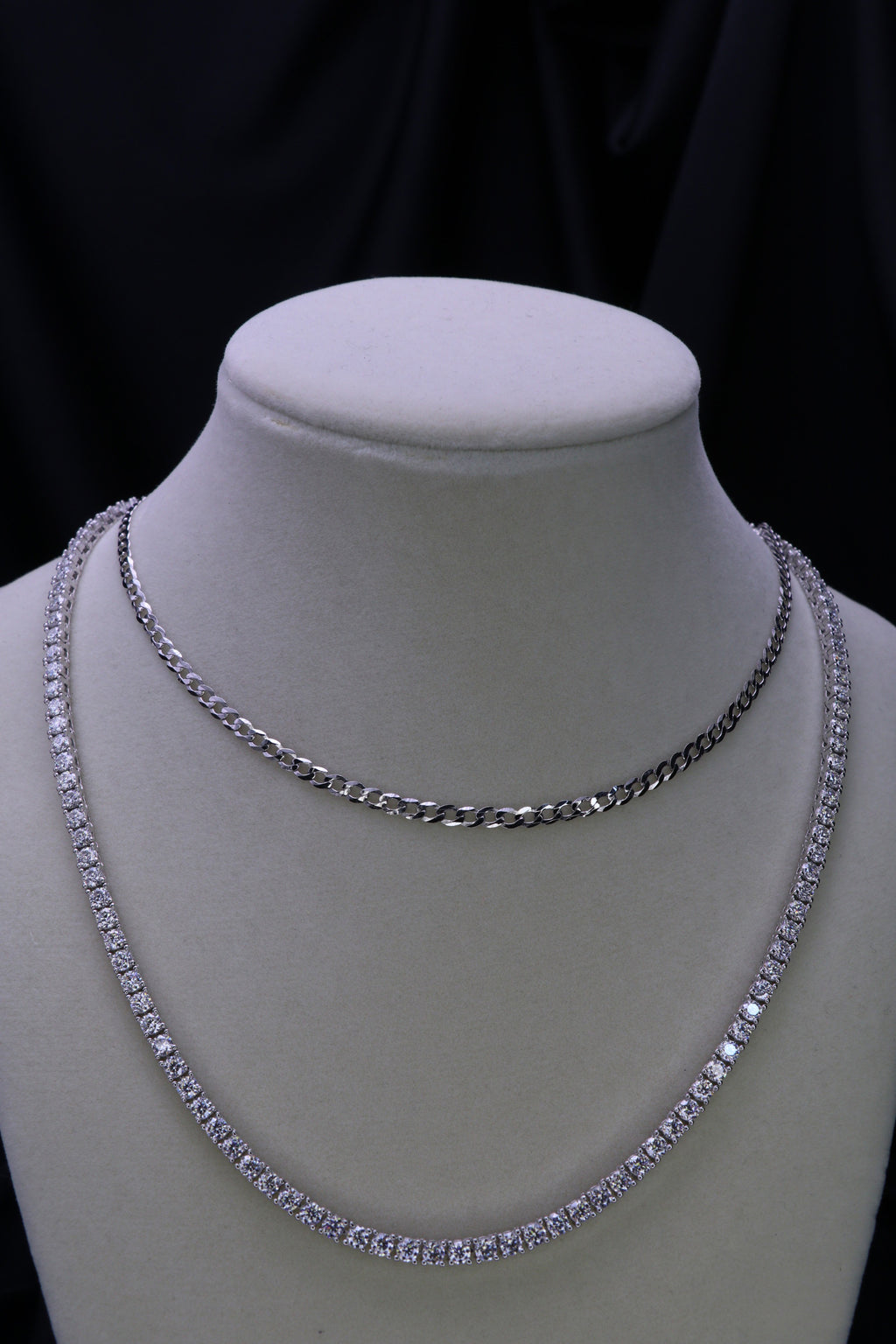 CADENA DE PLATA Y DIAMANTES (PENDIENTE N )