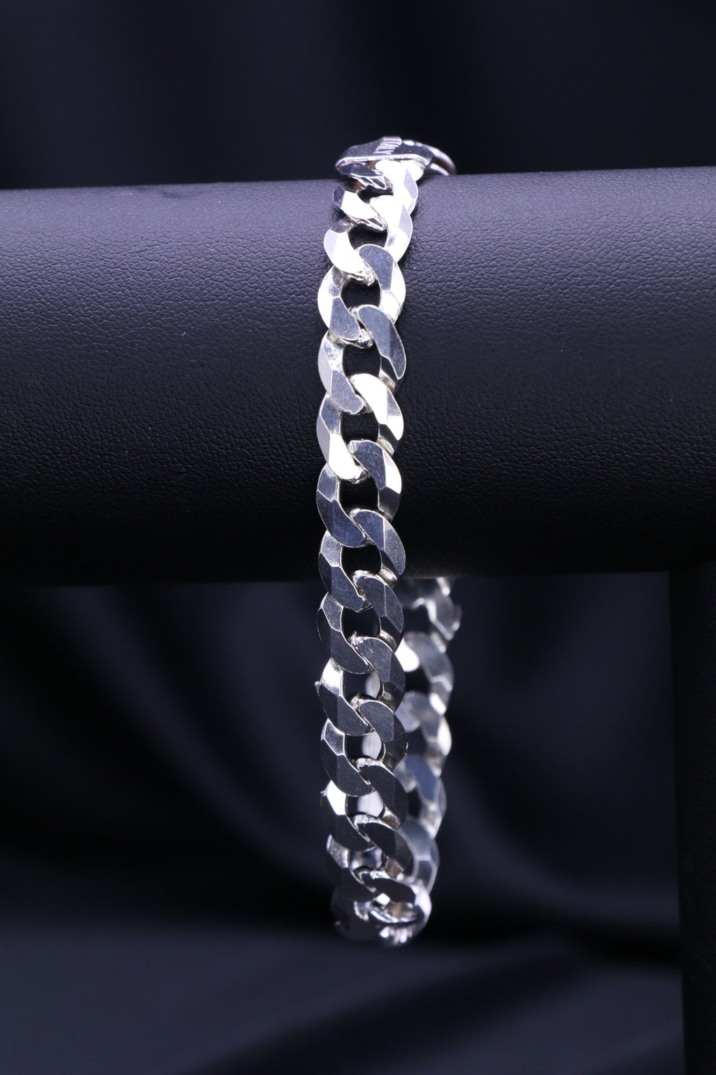 Flat curb necklace