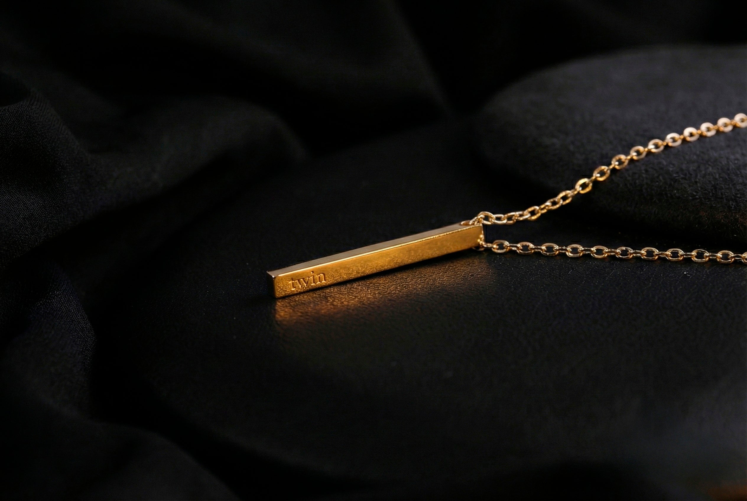 TWIN BAR NECKLACE 18K