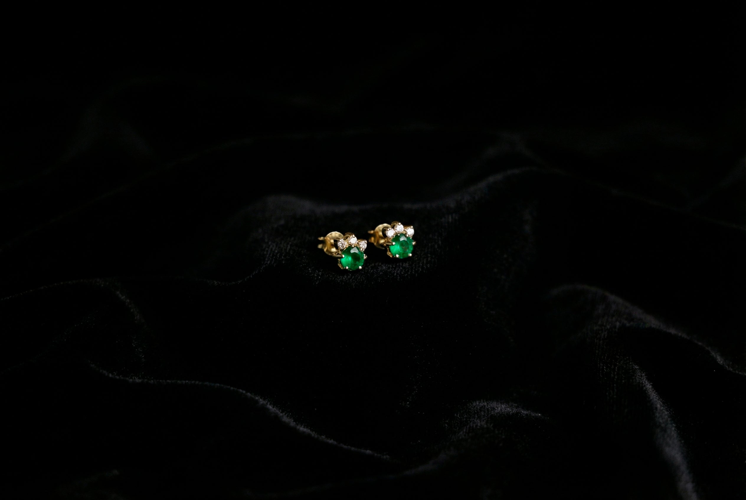 EMERALD AND DIAMOND STUDS